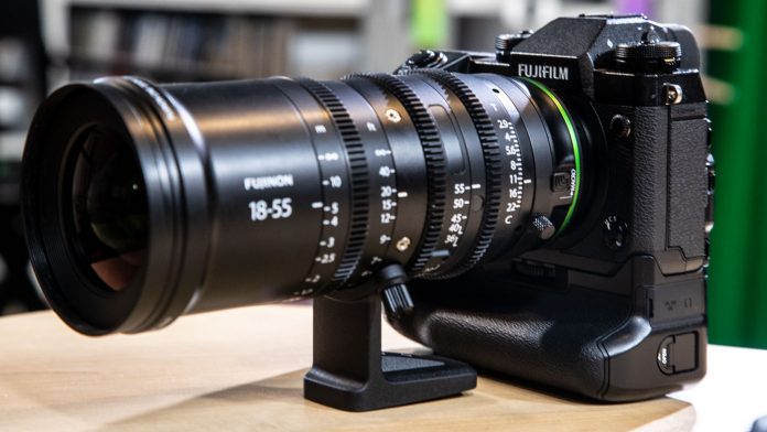 377-R02a-FUJIFILM-X-H1-primary2 This new X Series mirrorless camera offers an appealing feature set for those used to the strengths of a DSLR, with its 3.69 million dot electronic viewfinder (EVF) and the optional boost grip.