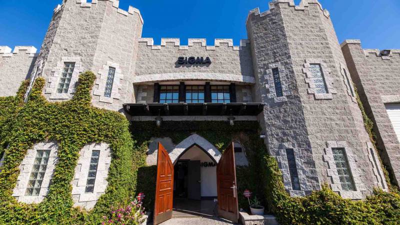 exterior of Sigma Cine Burbank
