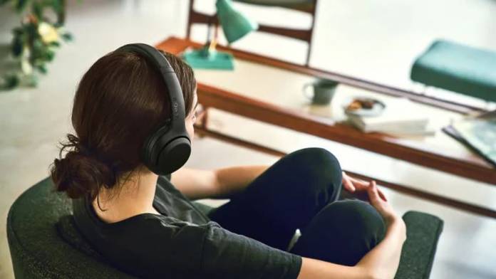 Capturef Sony's XB900N noise-cancelling headphones is a more affordable version of the 1000XM3