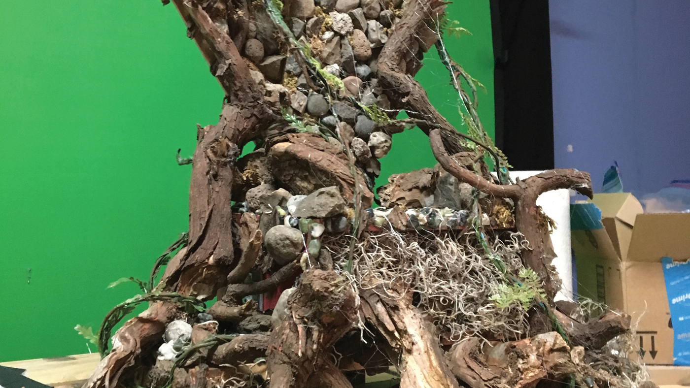 Puppet's throne in front of green screen